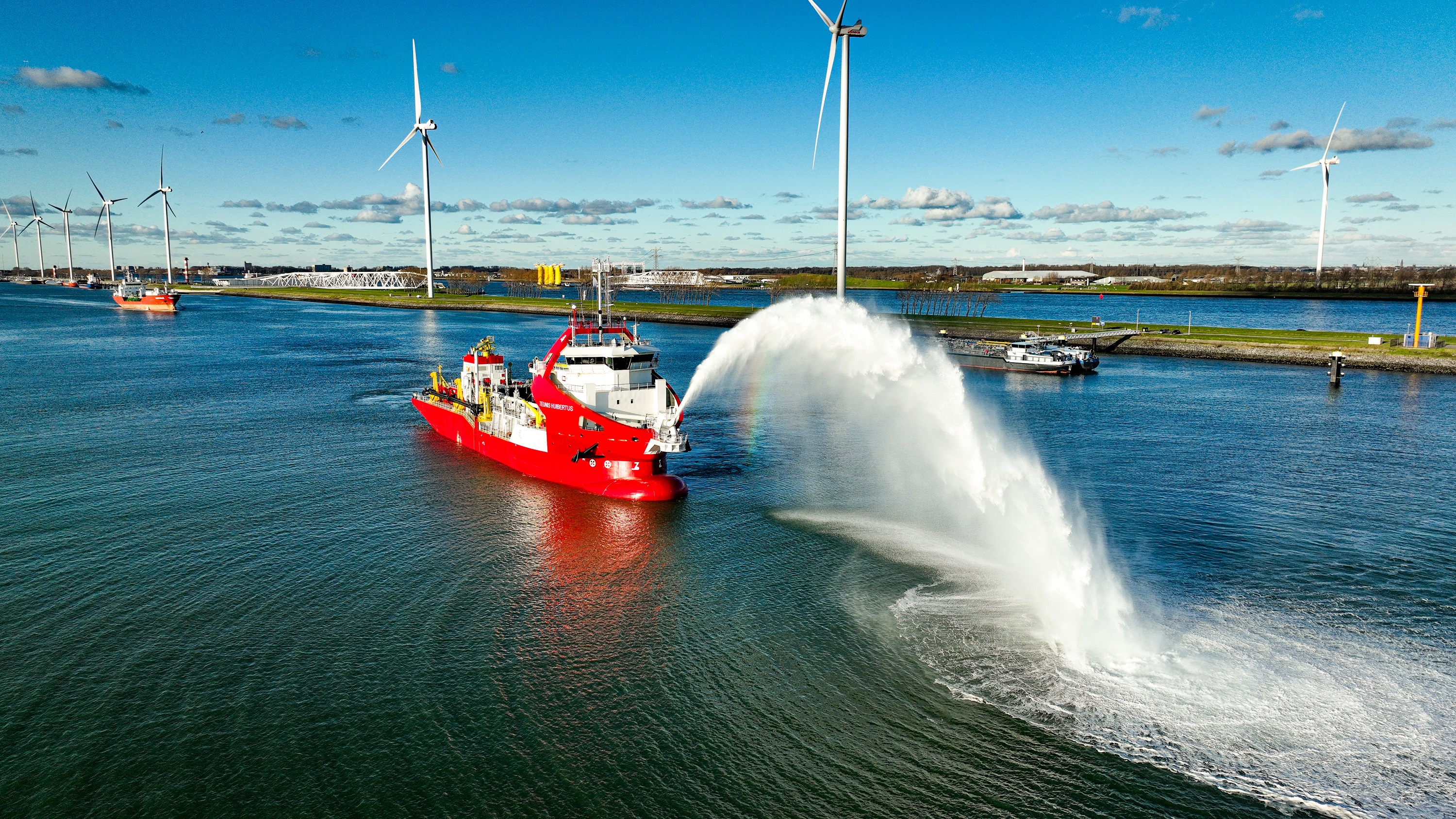 Trailing suction hopper dredger Beagle® 4 TEUNIS HUIBERTUS rainbowing