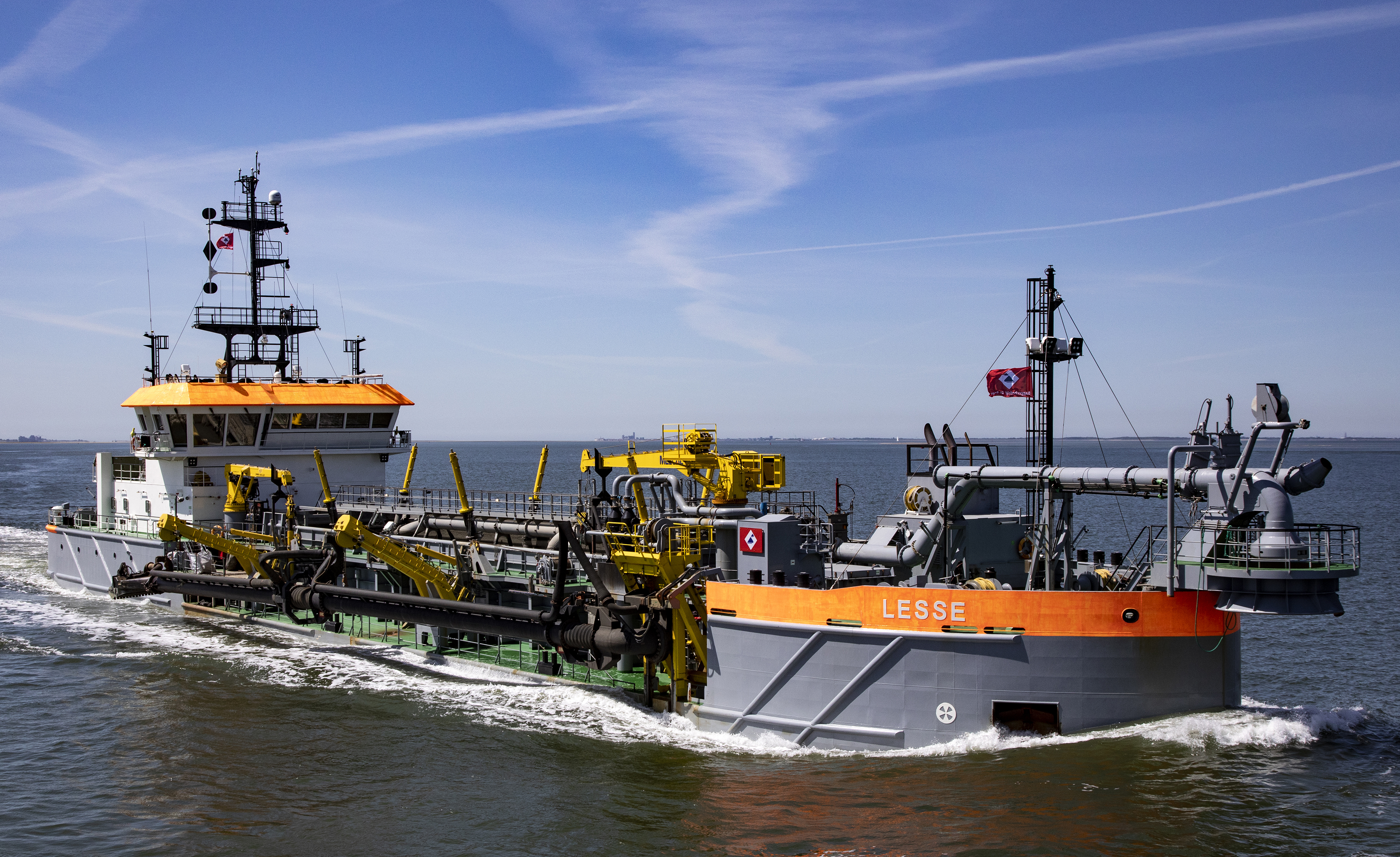Trailing suction hopper dredger LESSE