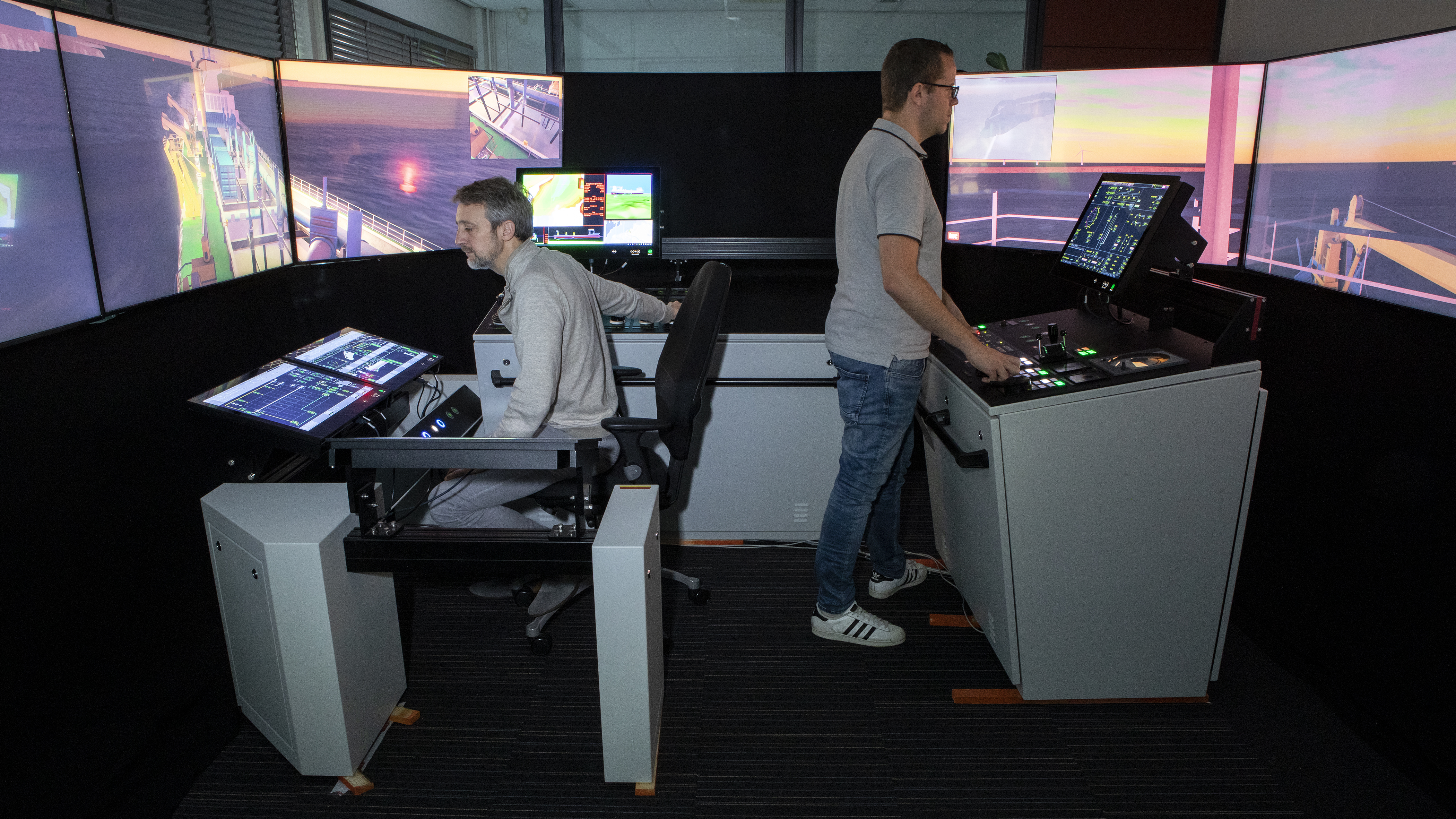 Crew in dredge simulator