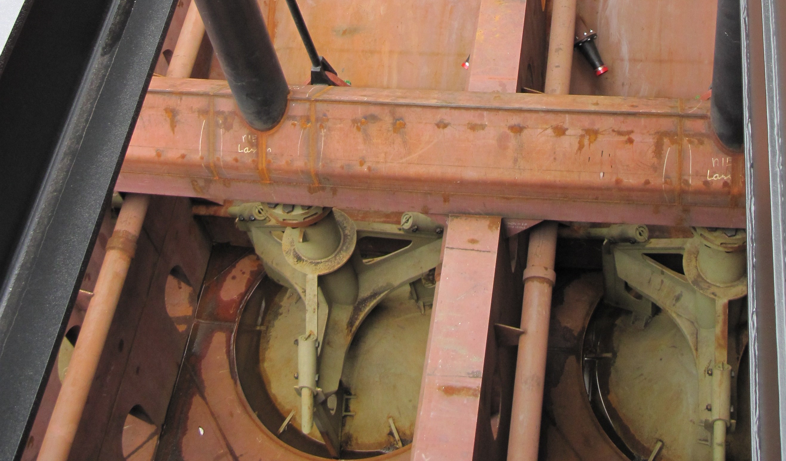 Conical bottom valve system