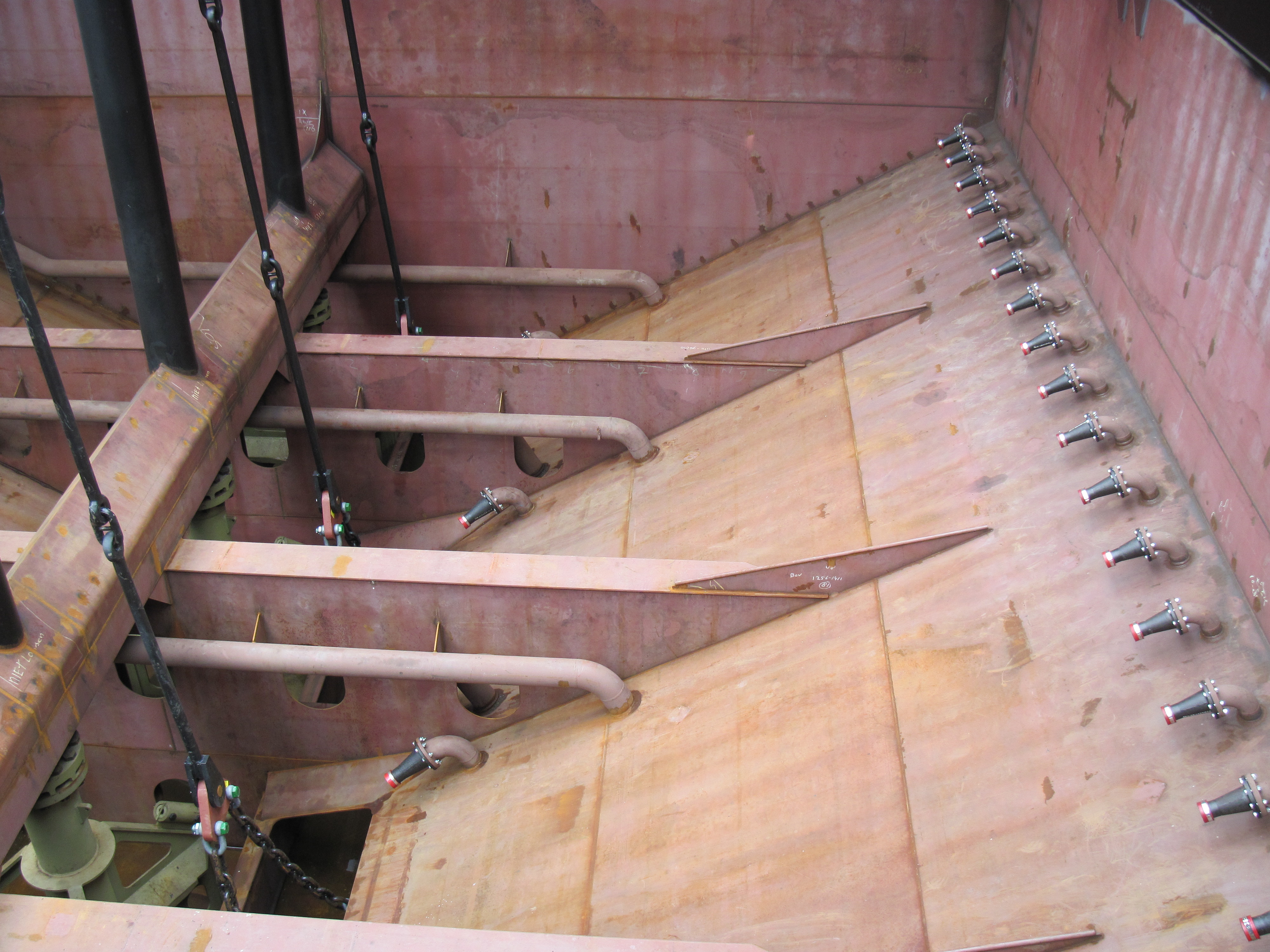 Hopper nozzles
