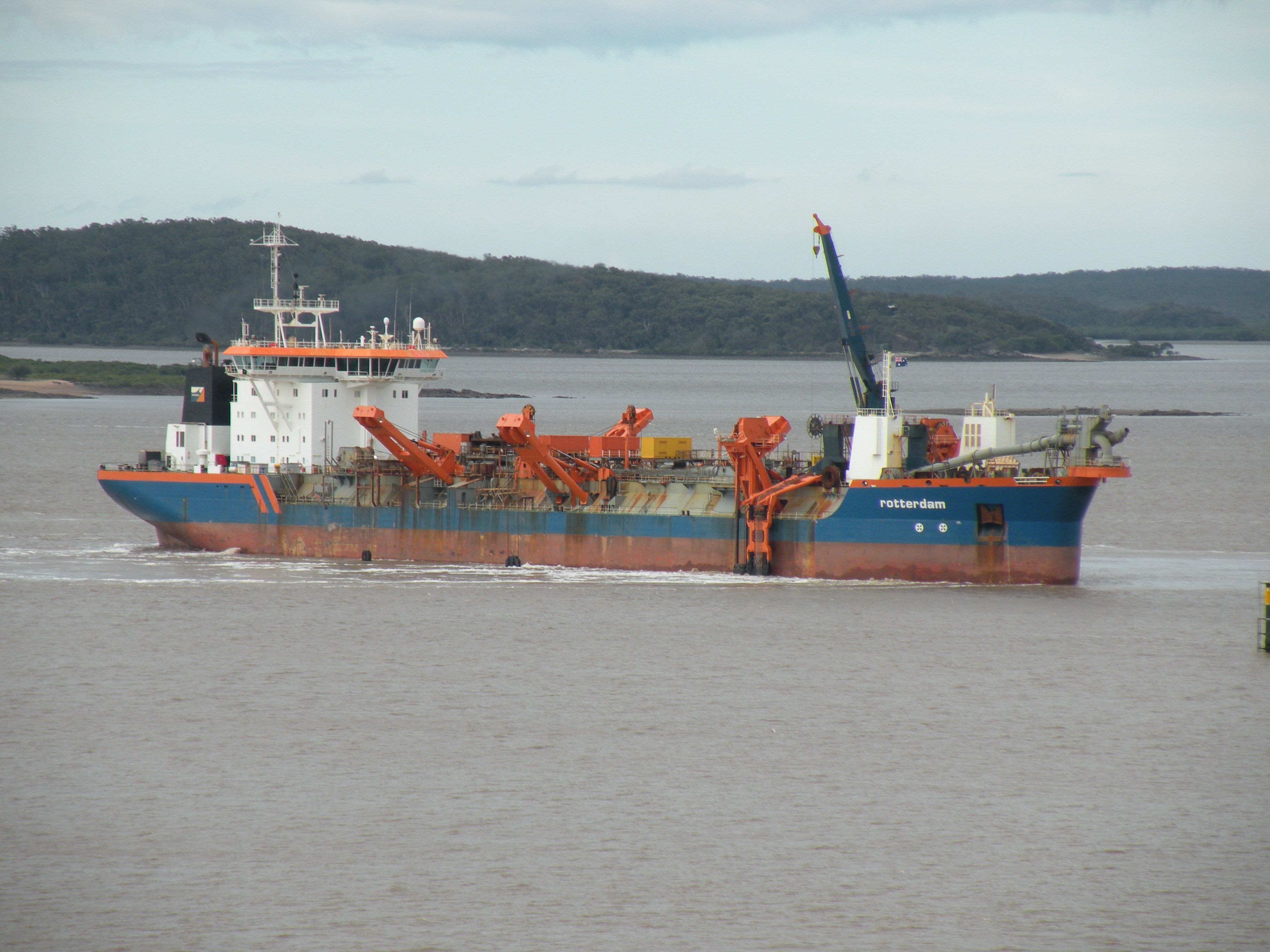 TSHD Rotterdam in Gladstone western bassin