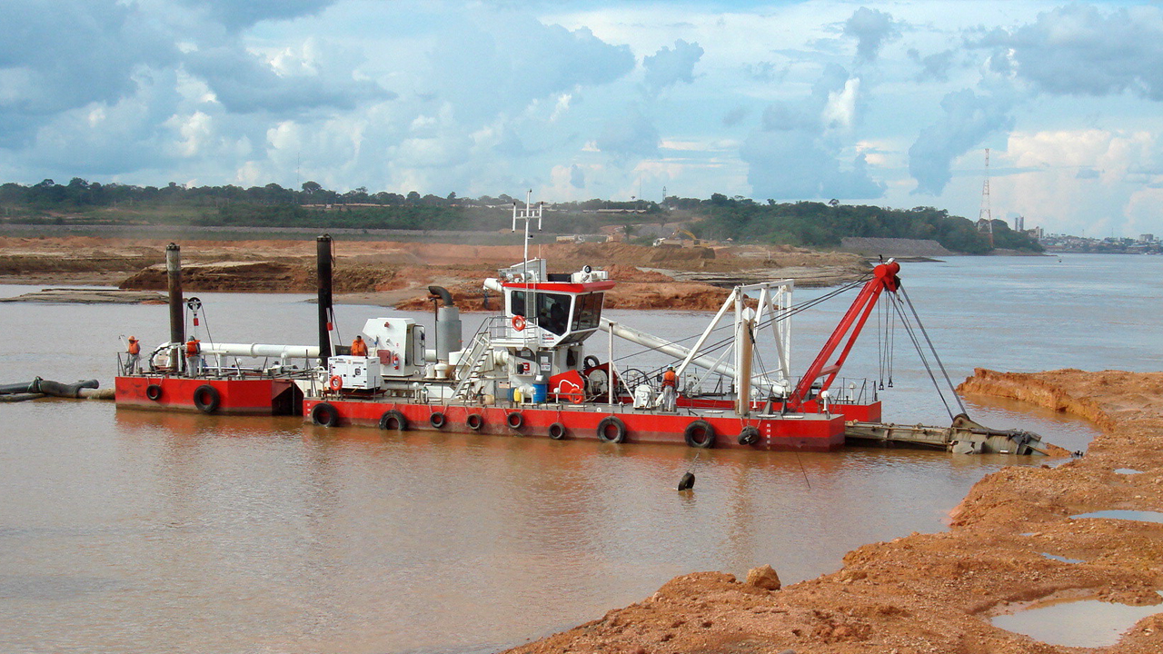 Royal IHC's Beaver 50 dredger in operation