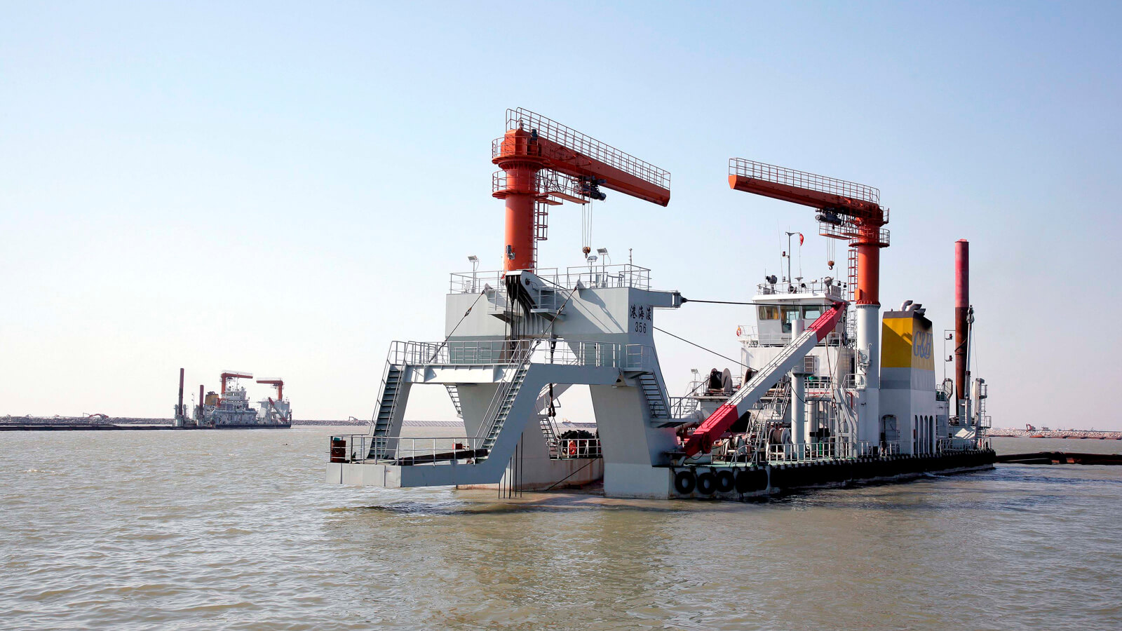 Large standard cutter suction dredger