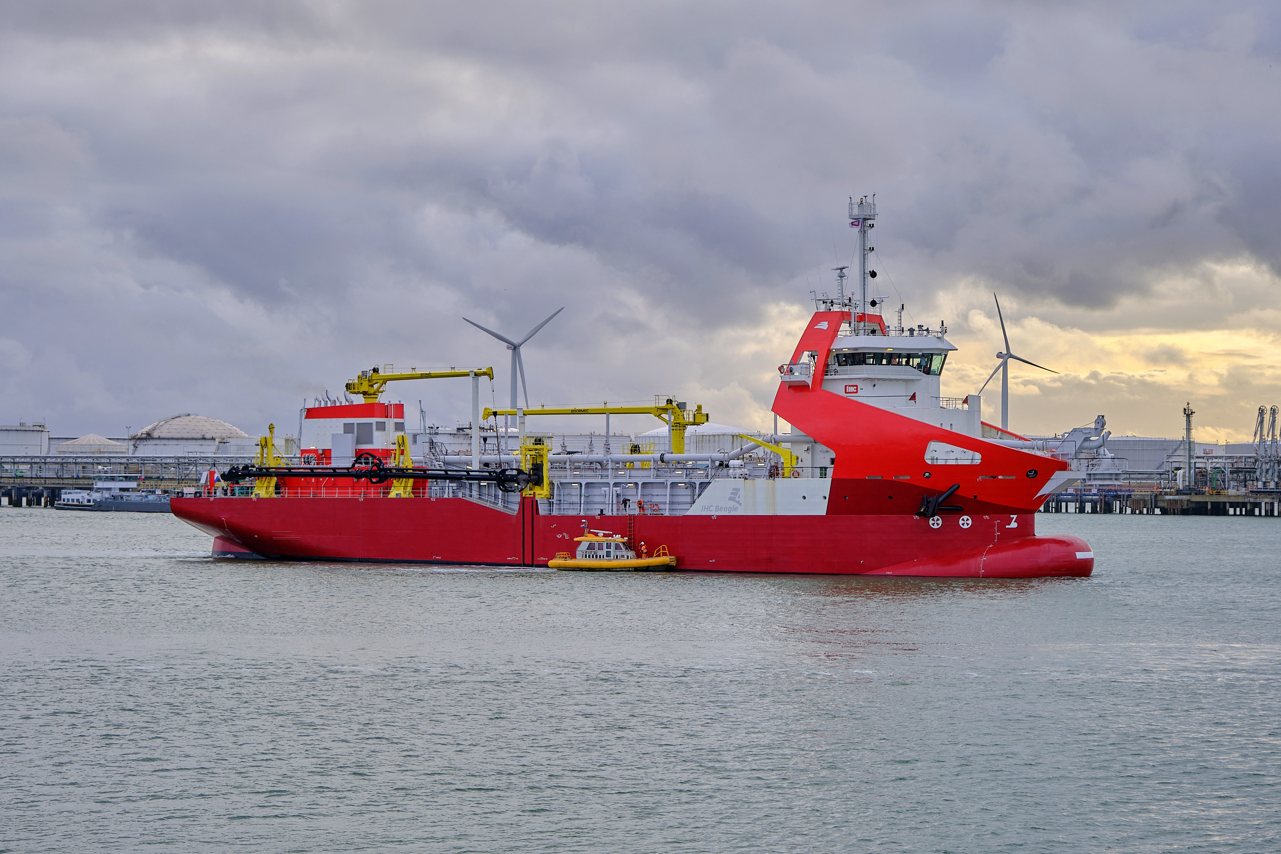 Beagle® 4 (hopper volume: 4,000 m3) Beagle® 4 - trailing suction hopper dredger (hopper volume: 4,000 m3)