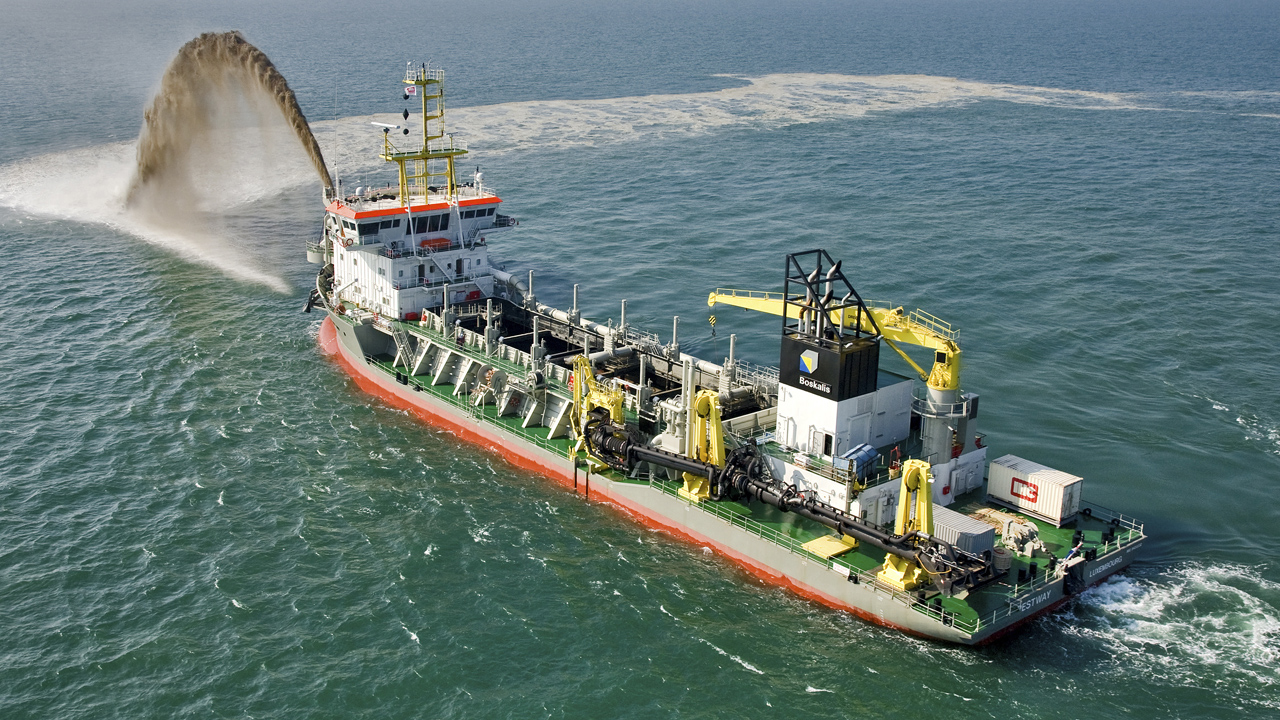 Custom-built TSHD Crestway | Boskalis