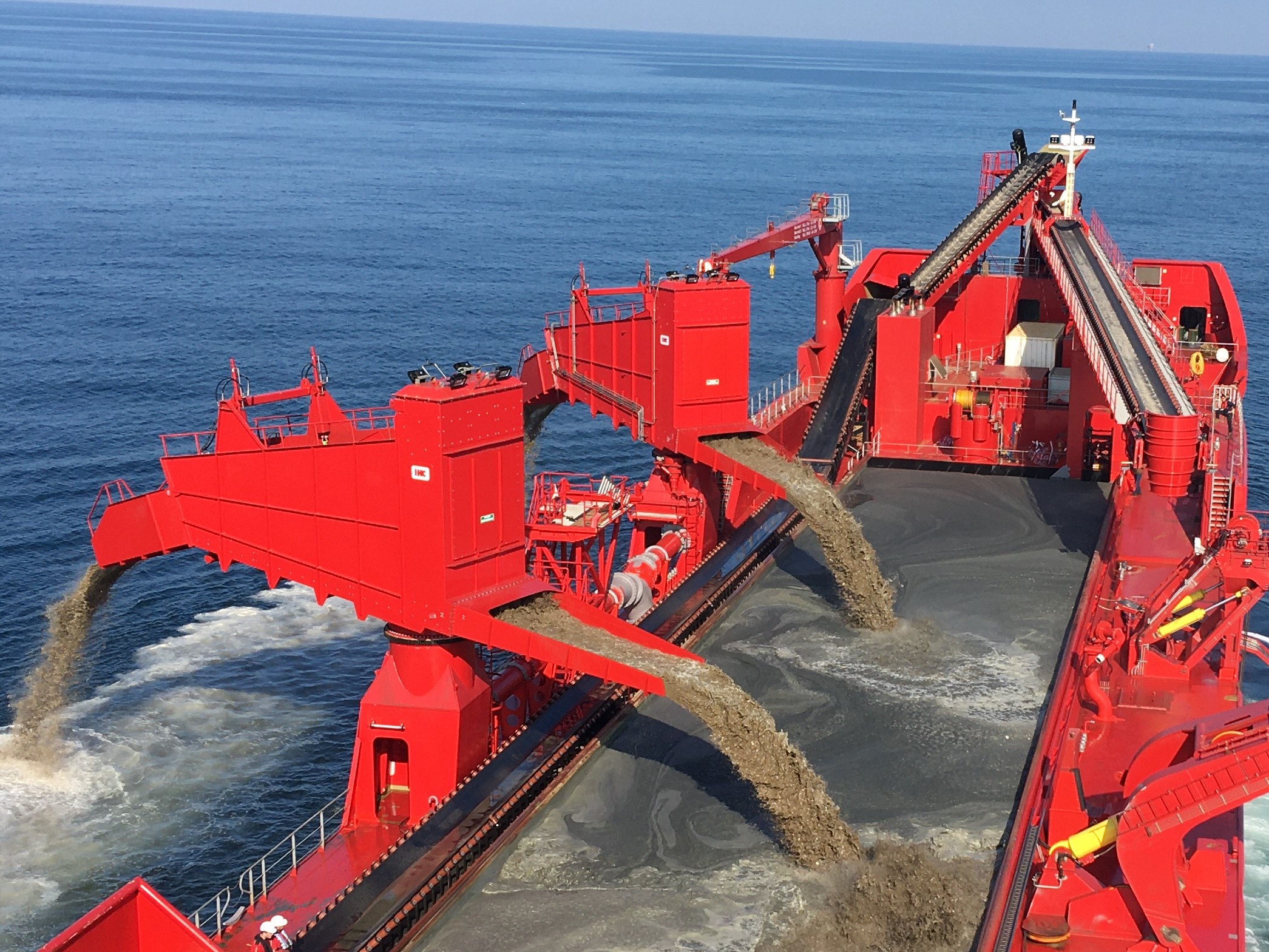 Sea trials screen towers hopper dredger YED PRIOR