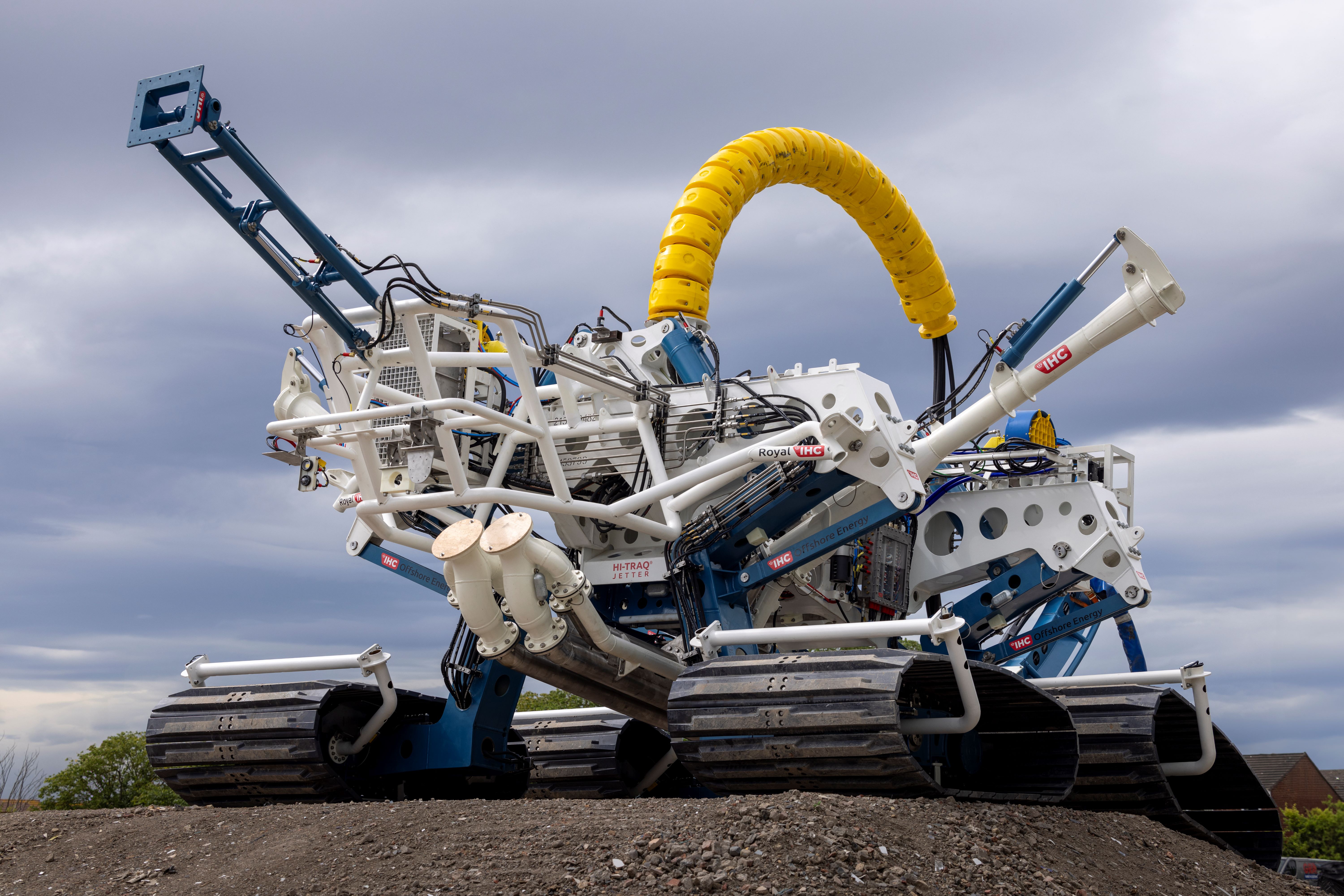 The Amphibious Hi-Traq Jetter