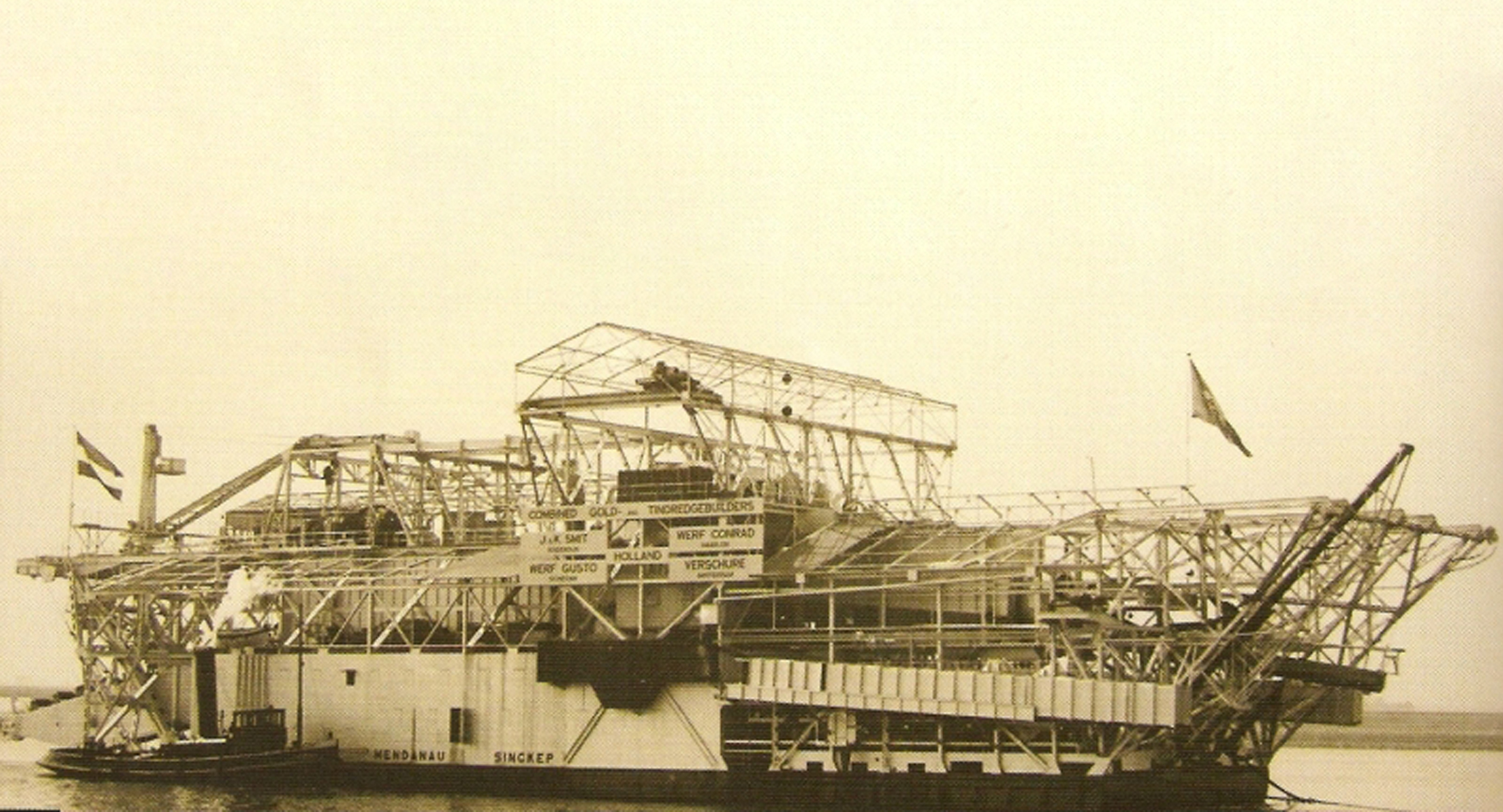 Tin mining dredge with jig installation (1947) Tin mining dredge with jig installation (1947)