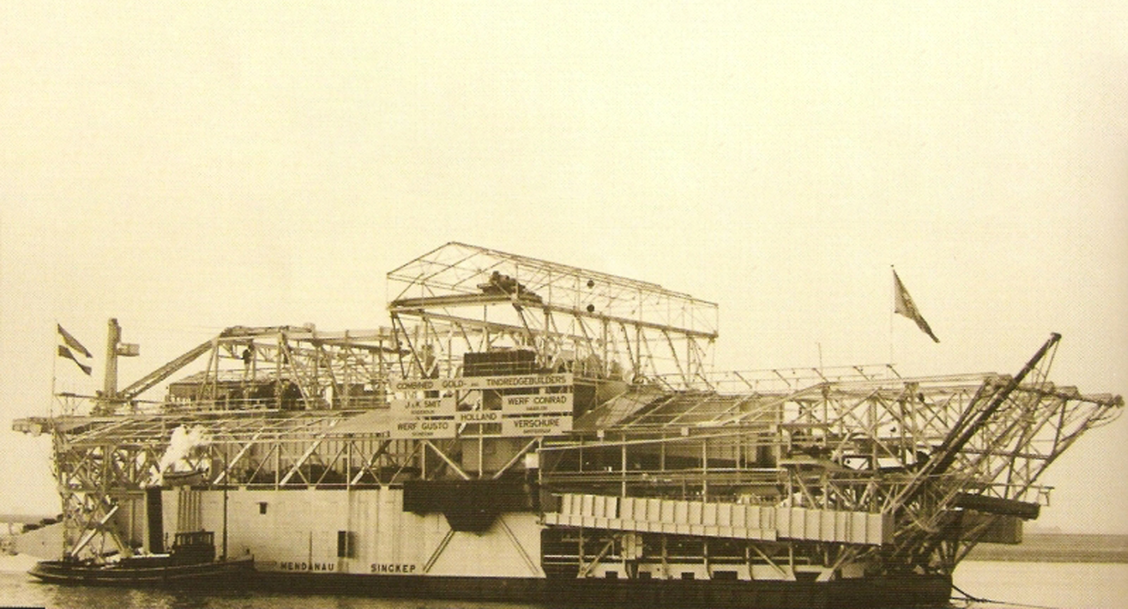 Tin mining dredge with jig installation (1947)